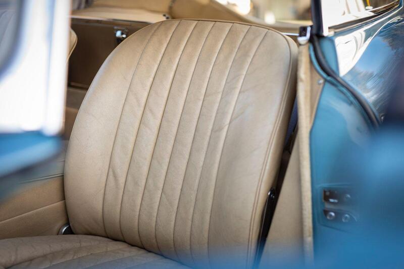 Jaguar E Type view 7