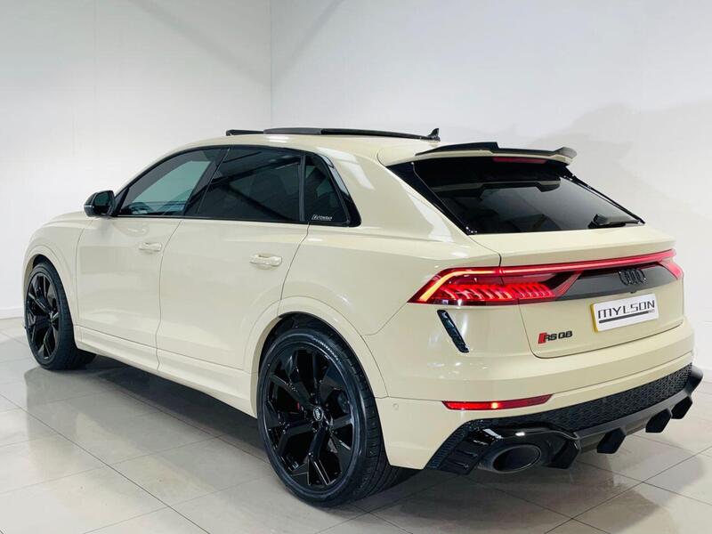 Audi Audi RSQ8 view 3