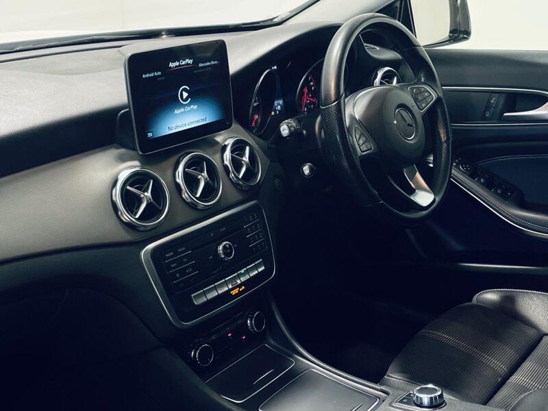 Mercedes-Benz Gla view 4