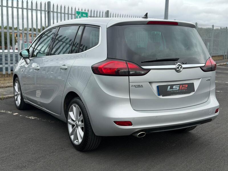 Vauxhall Zafira Tourer view 4