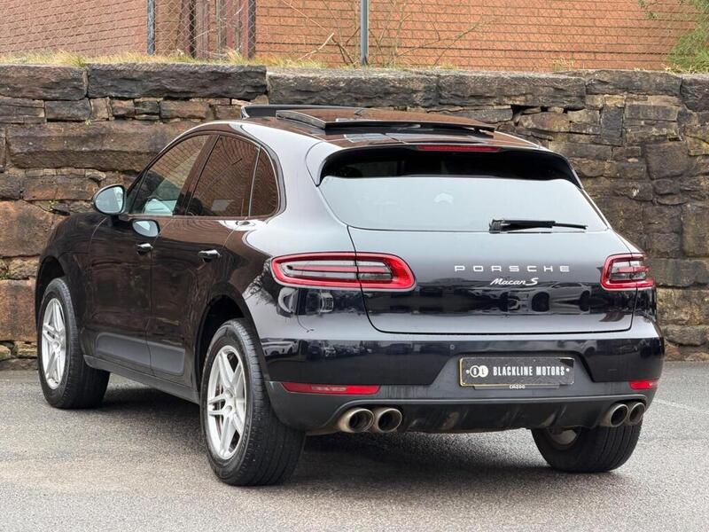 Porsche Macan view 5