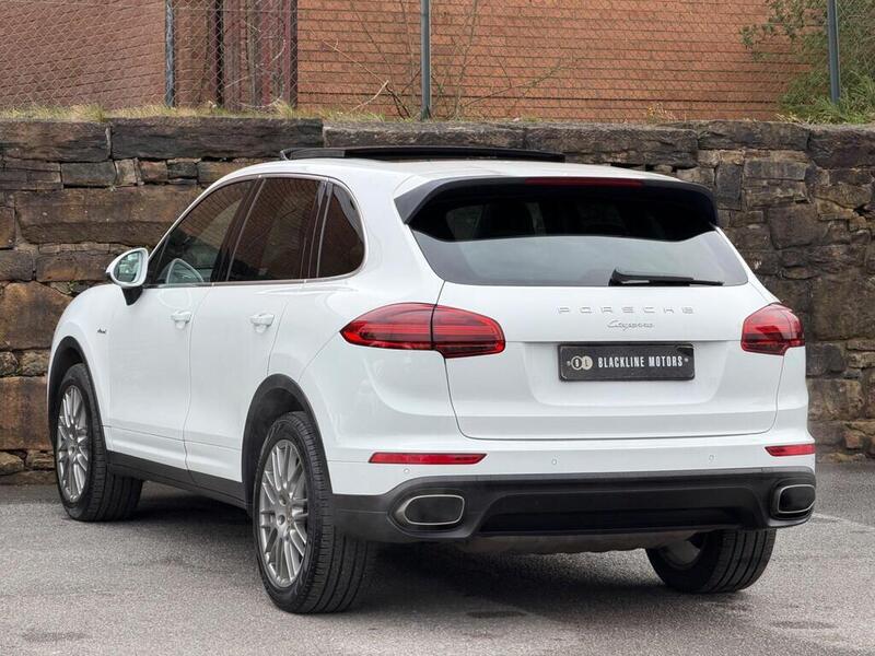 Porsche Cayenne view 5