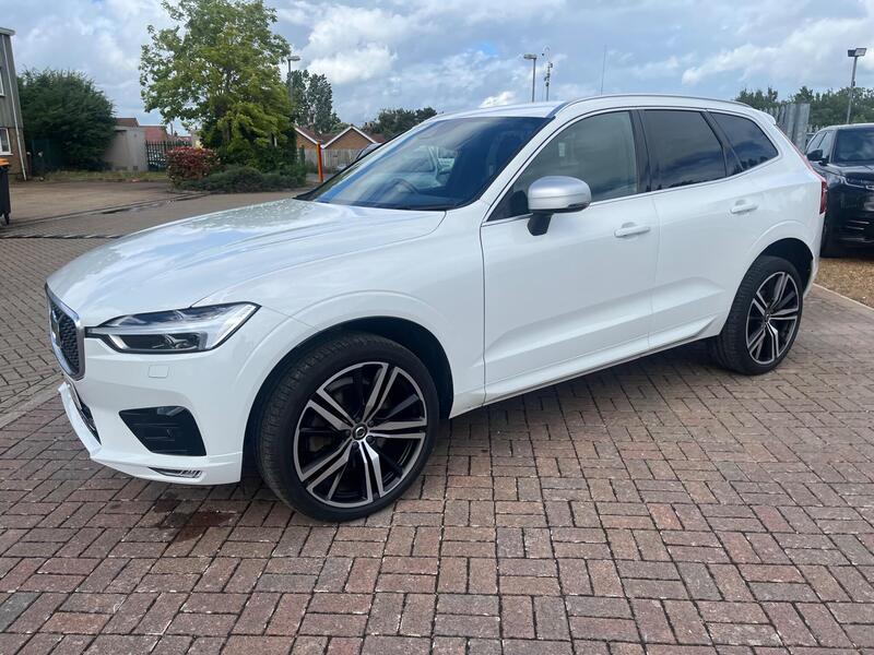 Volvo XC60 view 3