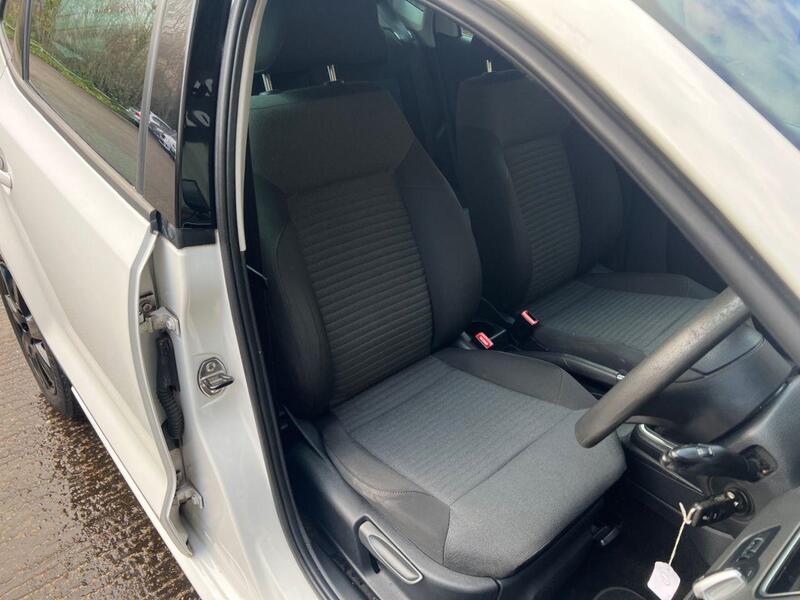 Volkswagen Polo view 10