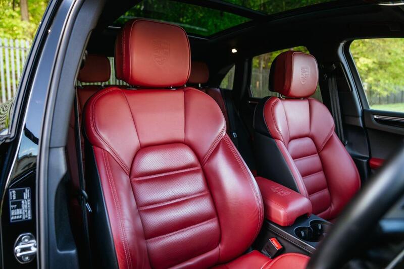 Porsche Macan view 4