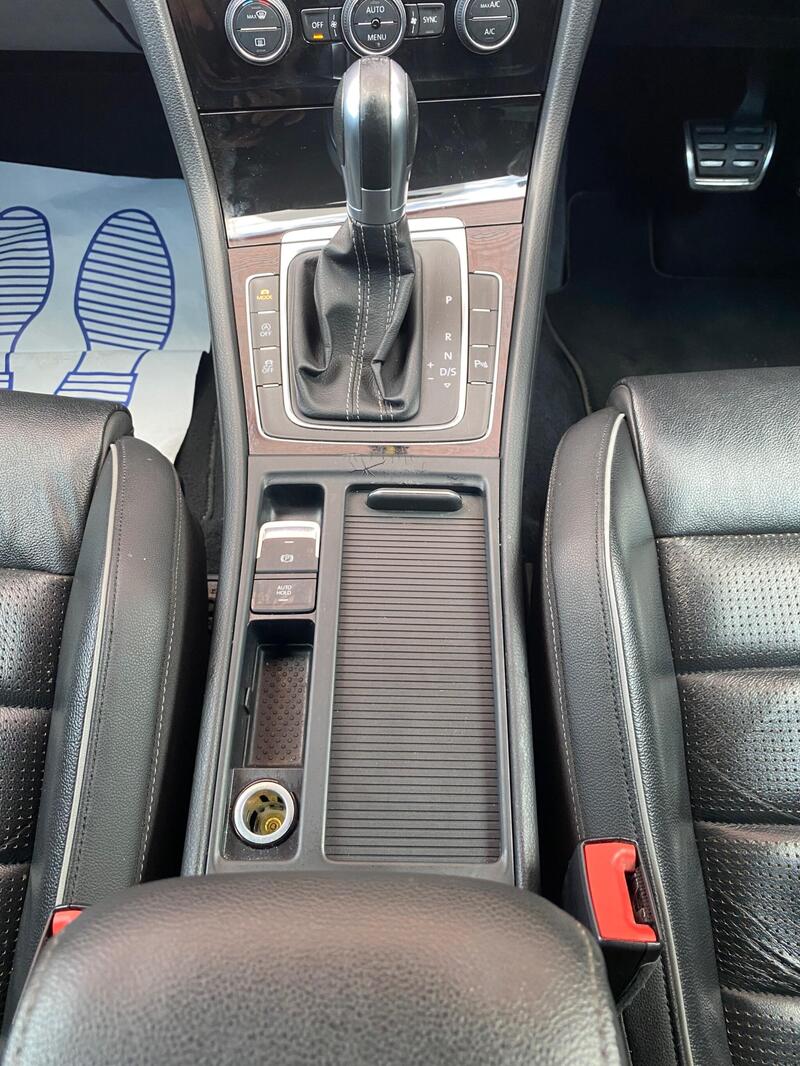 Volkswagen Golf view 19