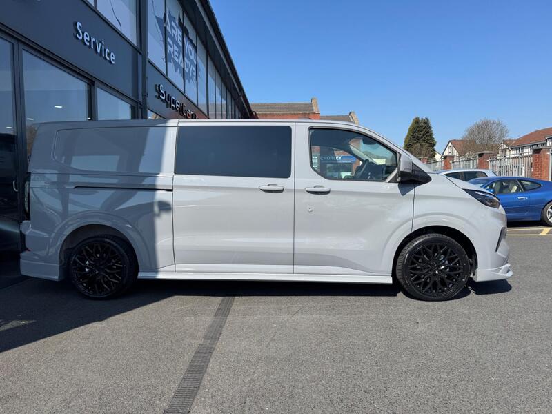 Ford Transit Custom view 2