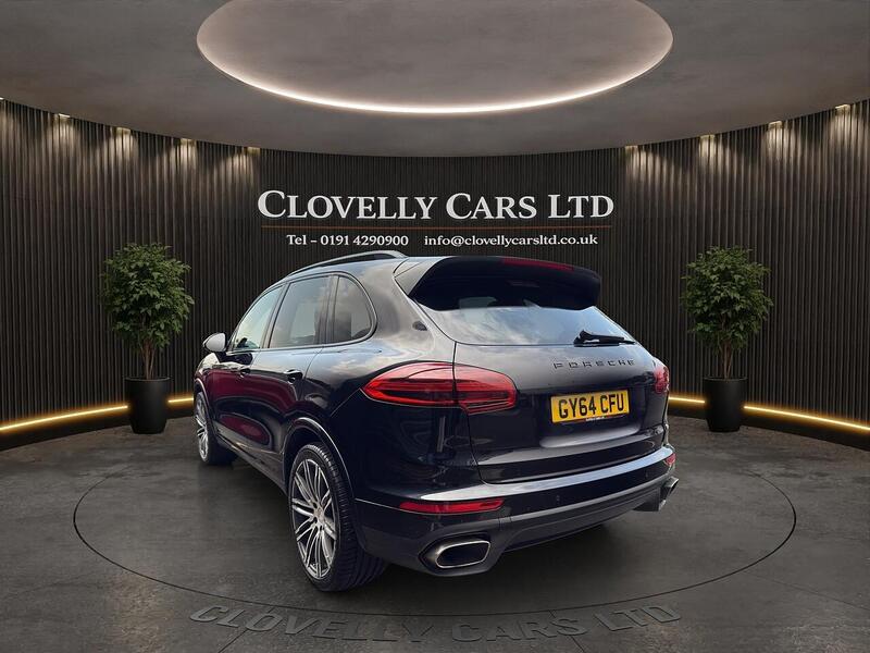 Porsche Cayenne view 7