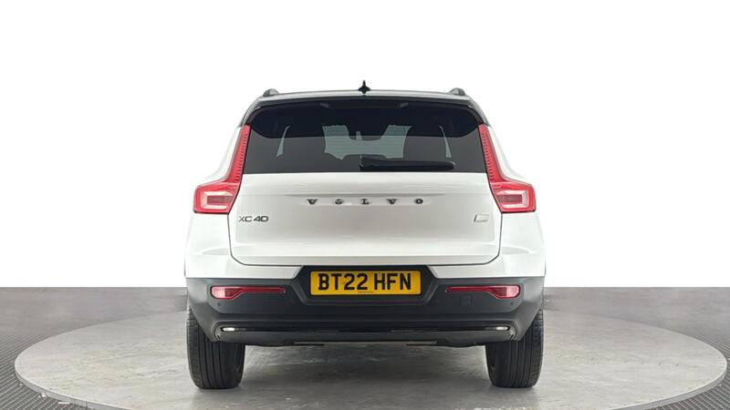 Volvo XC40 view 5