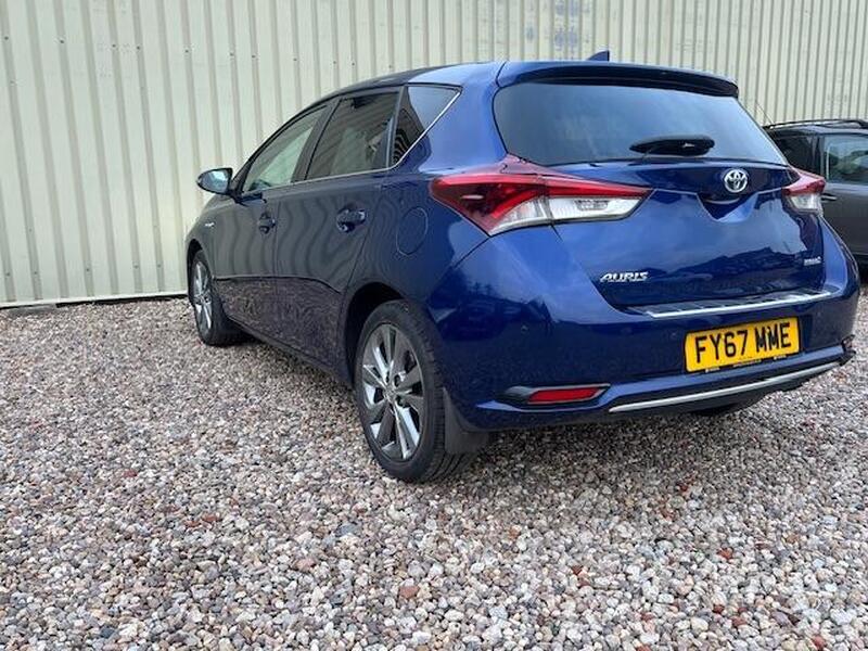 Toyota Auris view 4