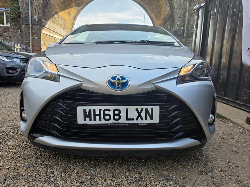 Toyota Yaris 1.5 VVT-h Icon Tech E-CVT Euro 6 (s/s) 5dr thumbnail 44