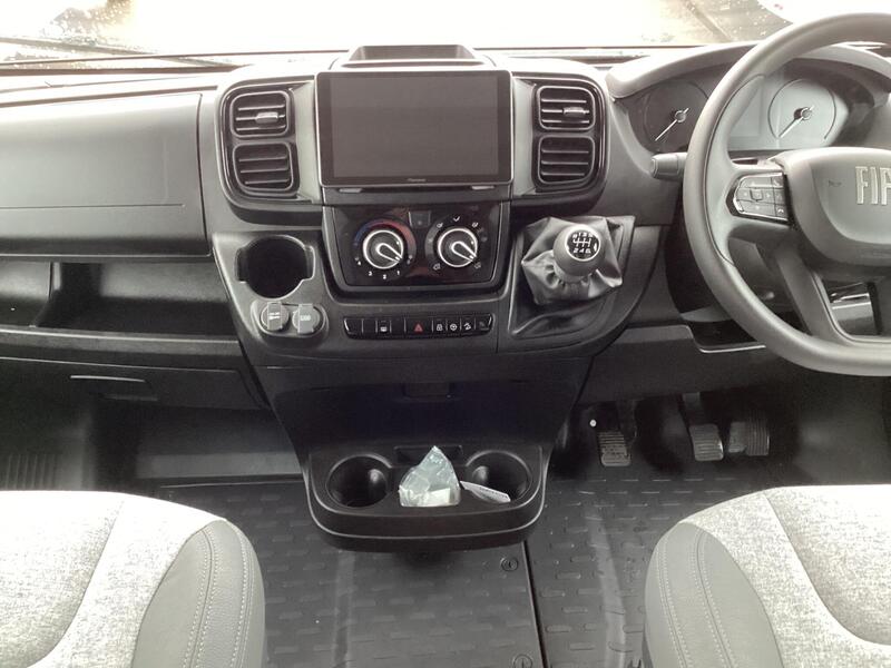 Auto-Trail Expedition C73 — image 21