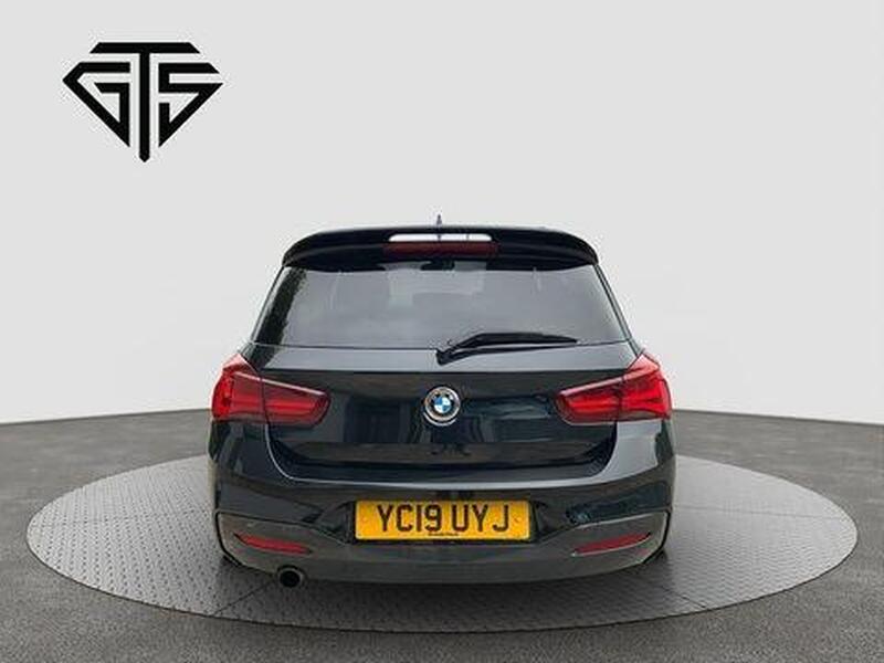 BMW 1 Series view 4