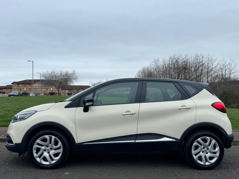 Renault Captur view 2