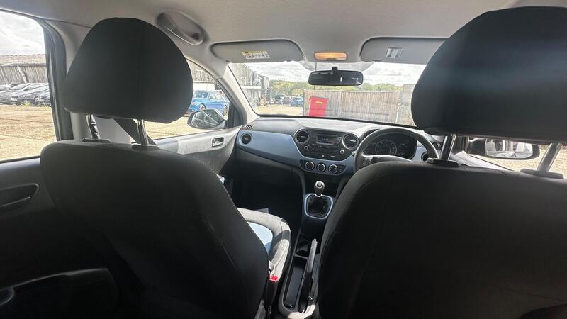 2015 Hyundai i10 — photo 9