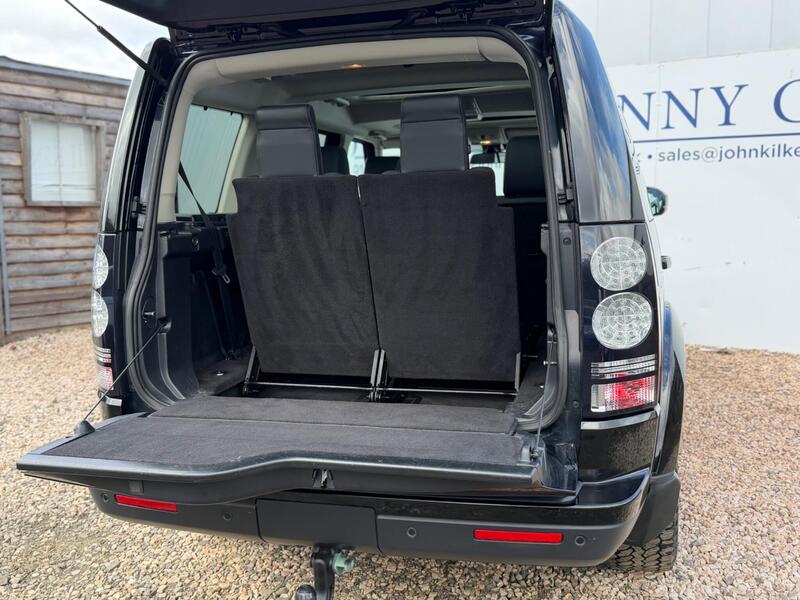 Land Rover Discovery 4 view 6