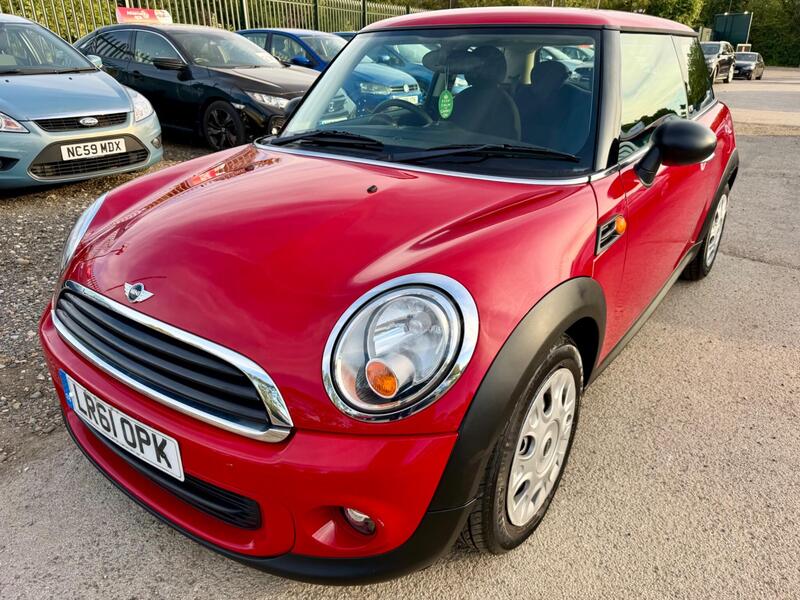 Mini Hatch view 3