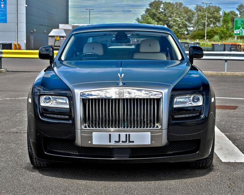 Rolls-Royce Ghost view 2