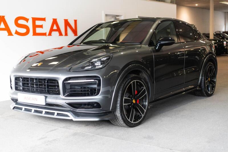 Porsche Cayenne view 6