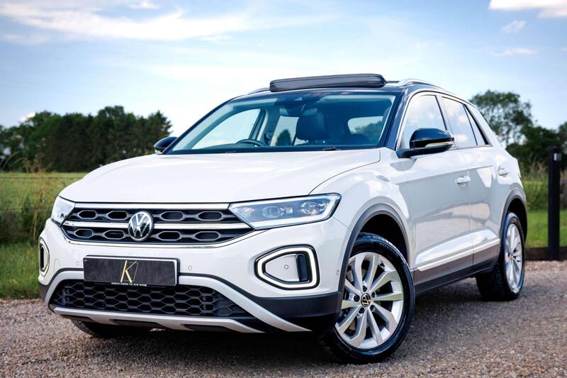 Volkswagen T-Roc view 2