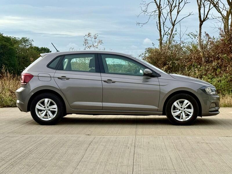 Volkswagen Polo view 5