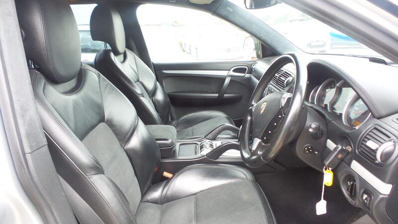 Porsche Cayenne view 7