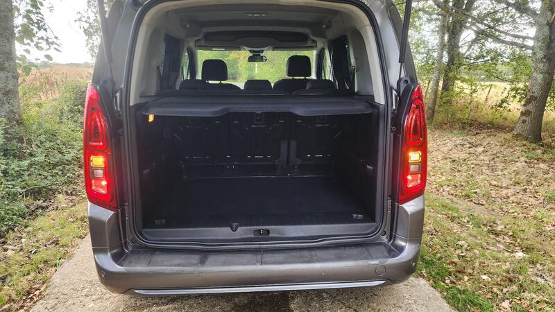 2019 Vauxhall Combo Life — photo 11