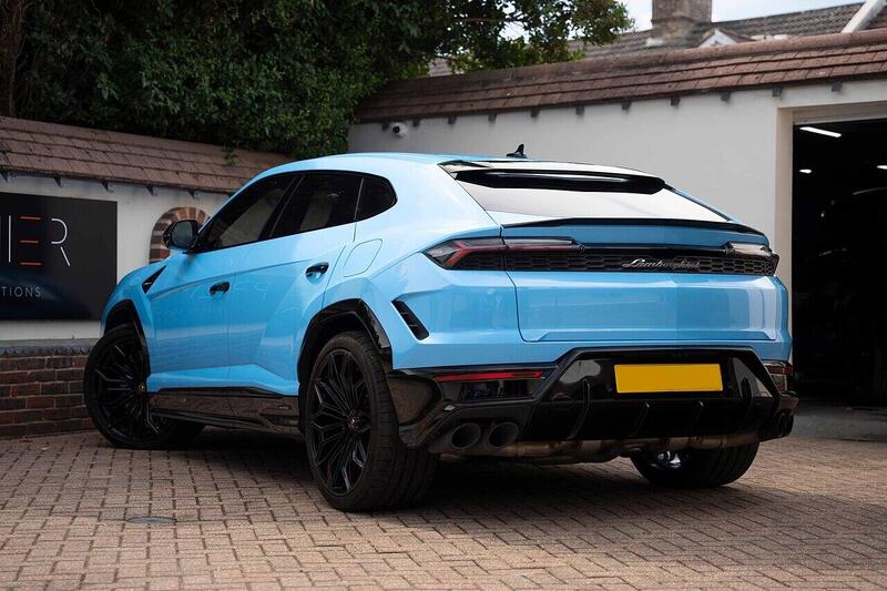 Lamborghini Urus view 4