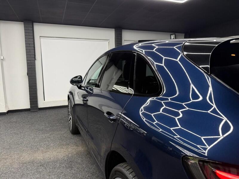 Porsche Macan view 6