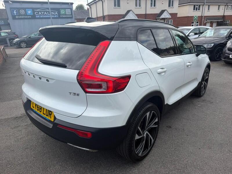 Volvo XC40 view 6
