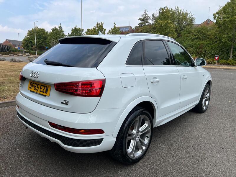 Audi Q3 view 7