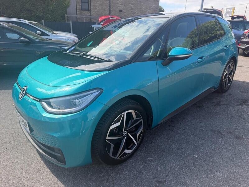 Volkswagen Id.3 view 5