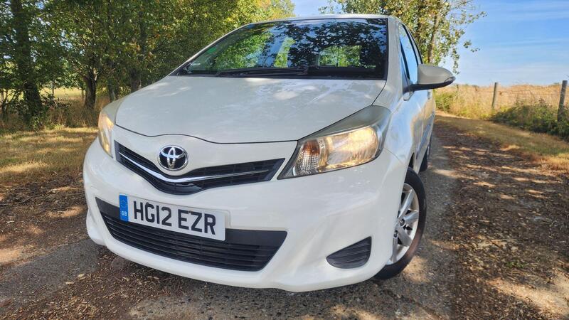 2012 Toyota Yaris — photo 15