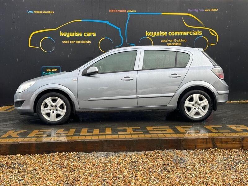 Vauxhall Astra view 2