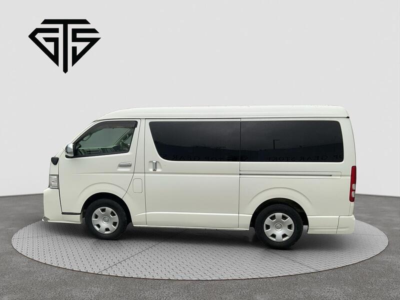 Toyota Hiace view 6
