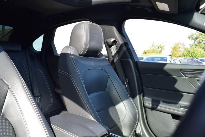 Jaguar XF view 5