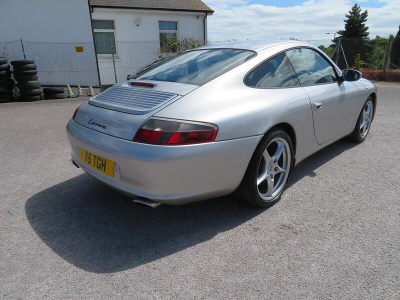 Porsche 911 view 4