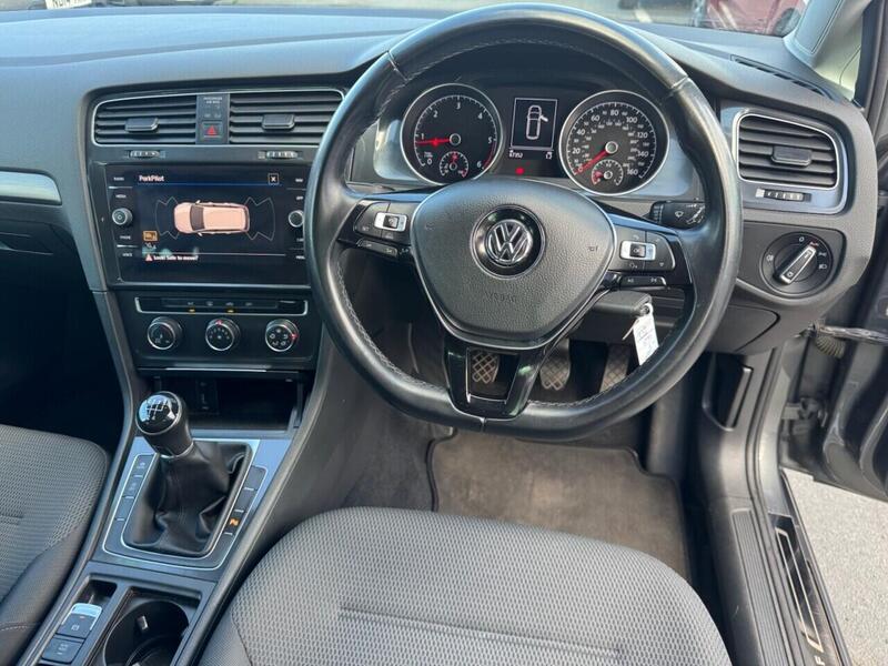 Volkswagen Golf view 2