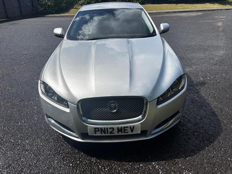 Jaguar XF — photo 1