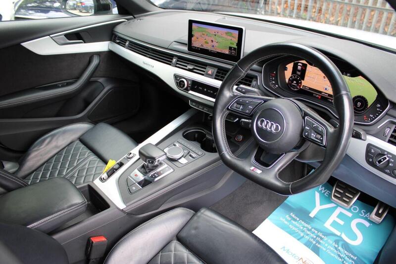 Audi Audi S4 view 2