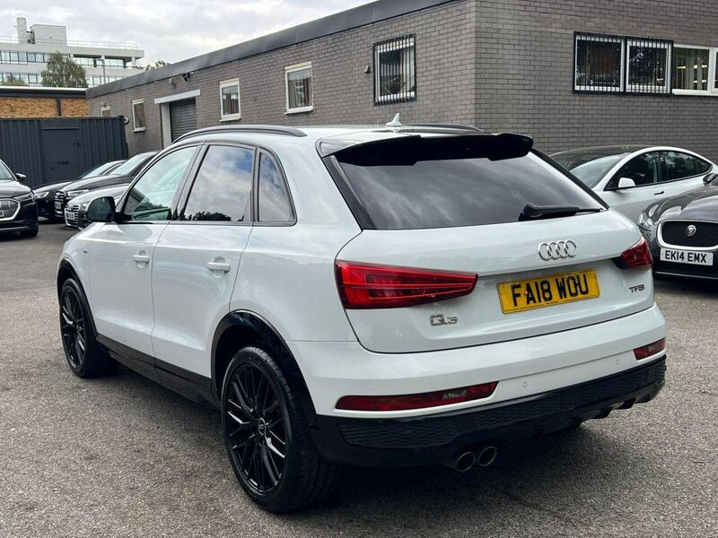Audi Q3 view 4