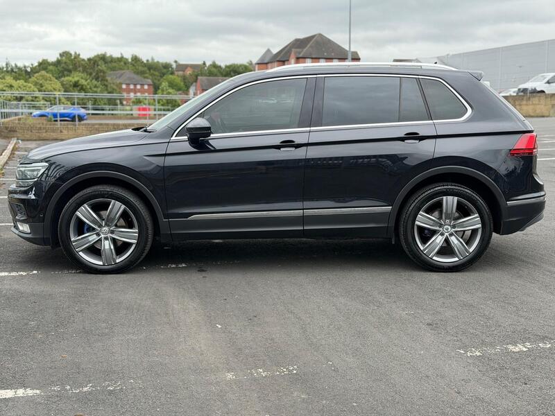 Volkswagen Tiguan view 6