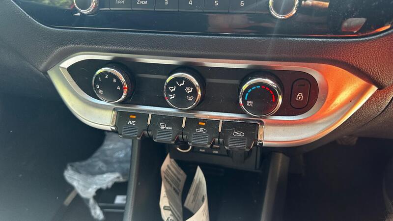 2015 Kia Rio — photo 22