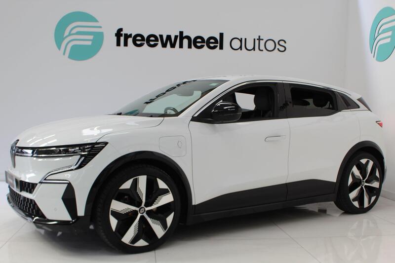 2023 Renault Megane E-Tech in White — image 4 of 5