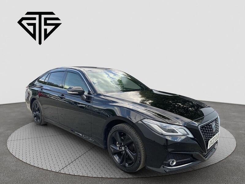 Toyota Crown main image