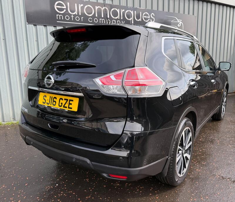 Nissan X-Trail view 4