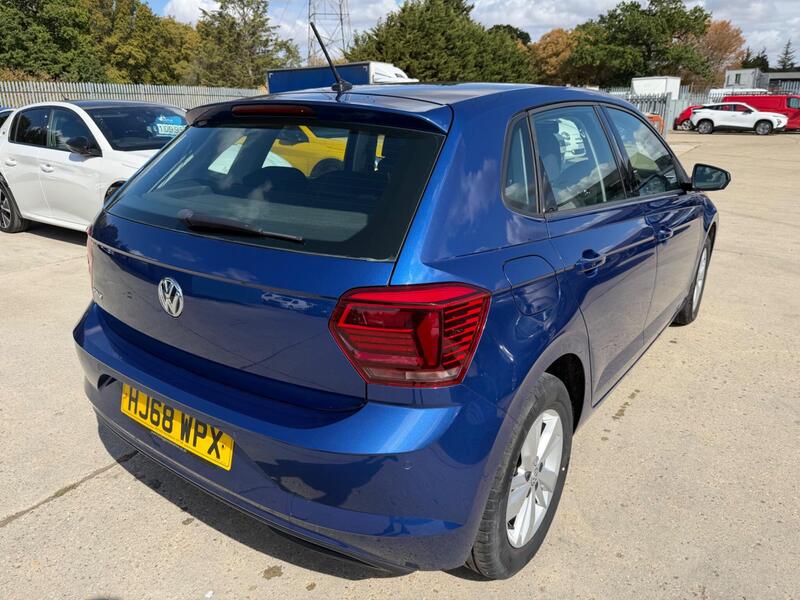 Volkswagen Polo view 6