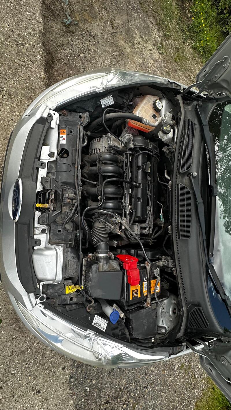 2012 Ford Fiesta — photo 18