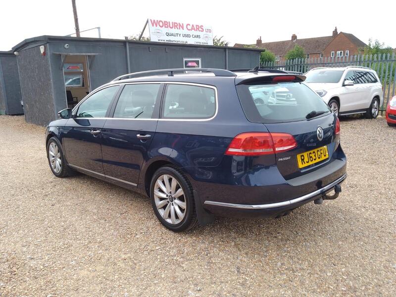Volkswagen Passat view 4