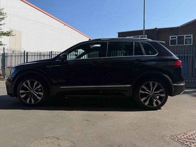 Volkswagen Tiguan view 5